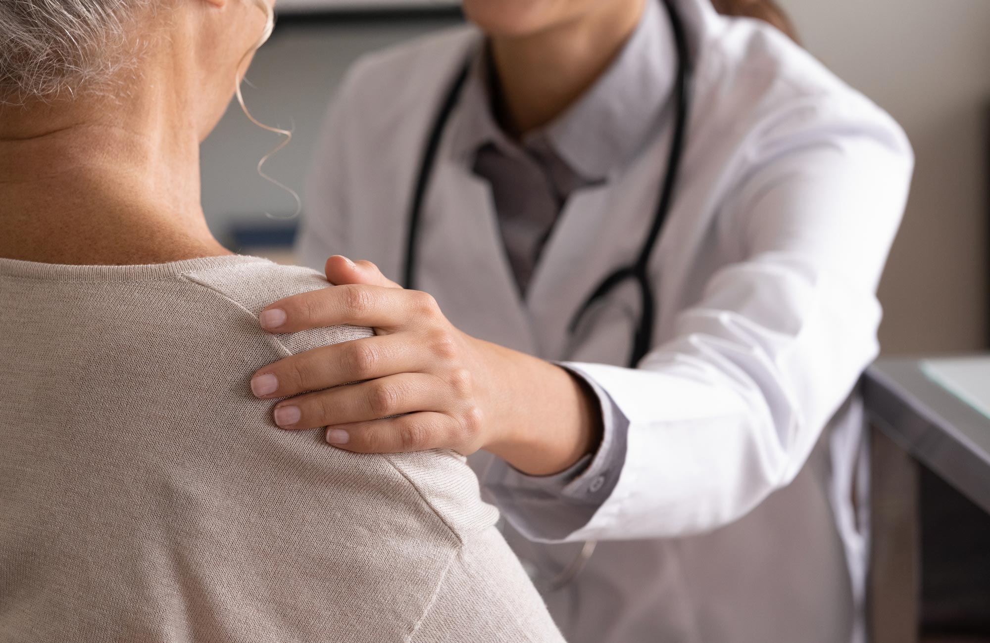 Doctor-Hand-Shoulder_BG